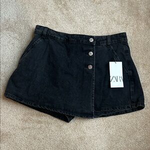 NWT ZARA Black Wash Denim Wrap Skort with Silver Buttons size Large